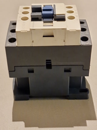 Schneider Electric Leistungs Schütz  Typ LC1D18BL    24V    32A   4