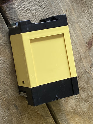 Bender UG 144 P Isometer Earth Fault Monitor B9163262 geb2