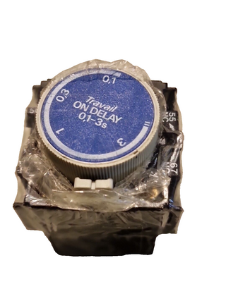 Telemecanique Zeitrelais LA2-D20 A65 time relay on delay LA2D20A65 0,1-3s4