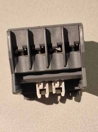 4xABB Leistungsschütz / 220-230V 50Hz / 230-240V 60Hz / 4kW / 2NO + 2NC / A9-30-1