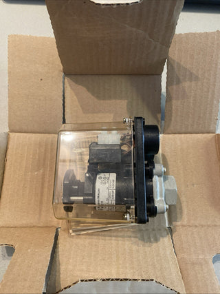 Klöckner Moeller MCS 11 Druckwächter Druckschalter MCS11 Eaton NEU & OVP