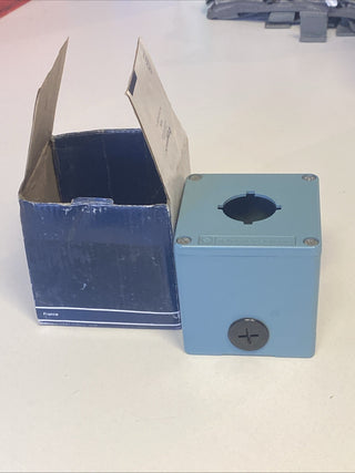 Schneider Electric XAPM1601 Gehäuse Metall 1x 30,5mm neu1
