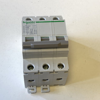 Schneider OSMC32N3D32 Leitungsschutzschalter 3P 32A D-Char 6kA Asfora NEU0
