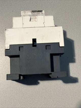 TELEMECANIQUE CAD32,500V 50/60Hz2
