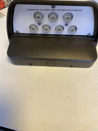 NEU Hubbell LNC-7LU-5K-4-1-PC1/PCU LED Wandleuchte Außenbereich 17W 5000K 1557lm5