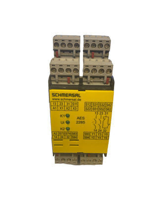 SCHMERSAL AES 2285-24V Sicherheitsrelaisbaustein Gebraucht, getestet1