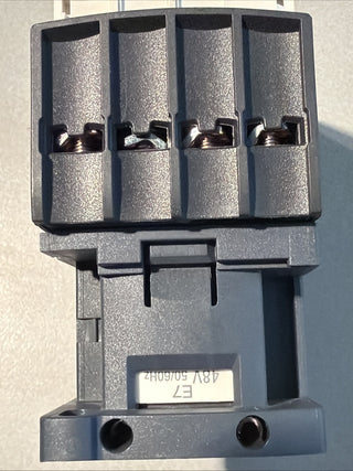 Schneider Electric LC1D128E7 TeSys D Schütz 4-polig 2S+2Ö 25A 48V AC 50/60Hz geb4