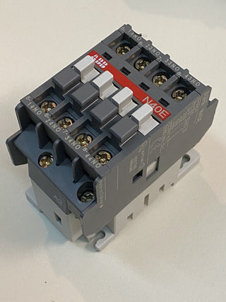 ABB N40E Hilfsschütz 4 NO 230V AC 1SBH141001R8040 – gebraucht0