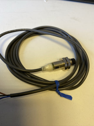 Omron E2A-M12KN08-WP-B1 Induktiver Näherungssensor – NEU0