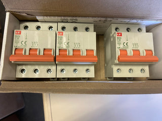 3X LEITUNGSSCHUTZSCHALTER 3-POLIG 25A (3X25A) KURVE D - LS0