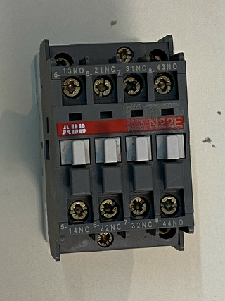 ABB N22E Hilfsschütz 1SBH141001R8822 230-240V 50Hz / 240-260V 60Hz0