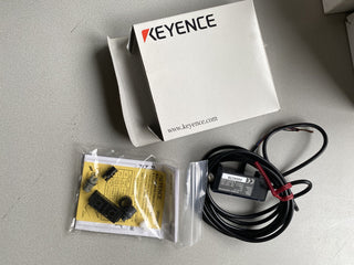 Keyence FS2-60P Lichtleiter-Messverstärker NEU OVP1