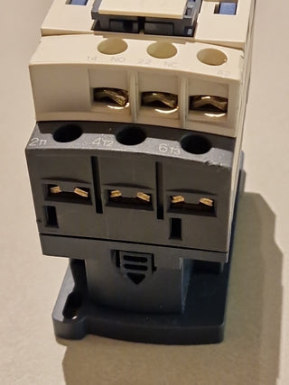 Schneider Electric Leistungs Schütz  Typ LC1D18BL    24V    32A   1