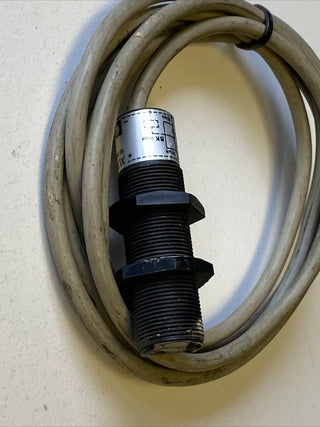 Telemecanique Optischer Sensor XUB-H083135 (M18) – Gebraucht6