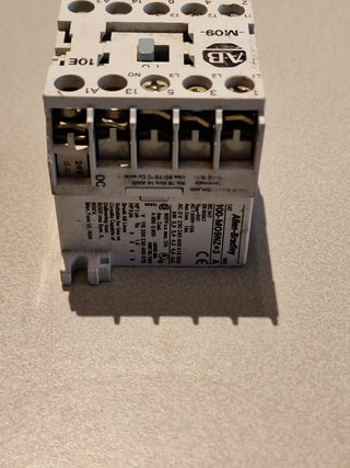 Allen-Bradley 100-M09NZ*3 Mini-Schütz | 9A | 24V DC | Gebraucht & Geprüft3