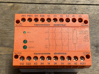 DOLD SAFEMASTER BN 5983.53 – Sicherheitsrelais 230V AC3