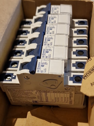 6x ABL Sursum 1B8UM  Leitungsschutzschalter/B8A , 277VAC5