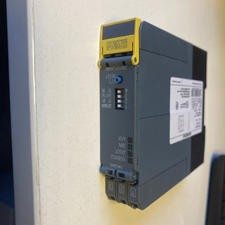 01550507 SIEMENS 3SK1121-2AB40 SIRIUS Sicherheitsschaltge4