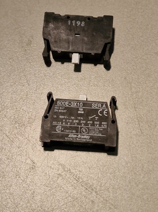 2x ALLEN BRADLEY 800E-3X10/A Kontakt Block 690V 10A5