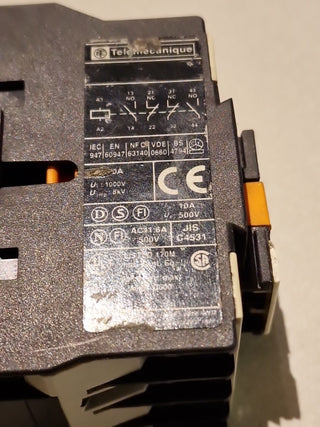 Telemecanique CA2DN22 Hilfsschütz / Steuerrelais – 24V AC – 2S/2Ö6