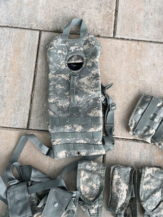 US Army MOLLE II Rifleman Set – ACU / UCP Digital Camo1