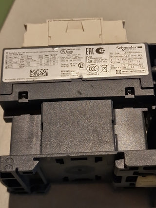 Schneider Electric Motorschutzschalter GV2ME08 + Schütz LC1D12 Motorstarter-Komb6