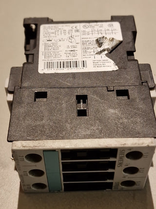 Siemens SIRIUS 3RT1024-1B..0 + 3RT1926-1CB00 + 3RH1921-1FA22 TOP ZUSTAND3