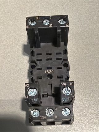 8 x Schrack Technik DIN-Schienenfassung YPT78703 für PT3x Relais, 11-polig, 10A0