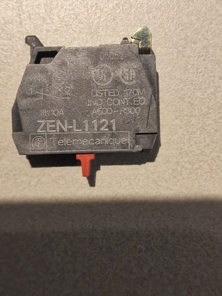 5x Schneider Electric / Telemecanique ZENL1121 Kontaktblock (1 NC)0