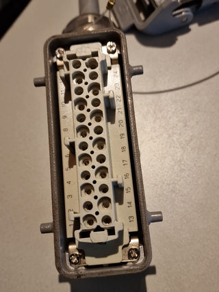 Harting Han 24 E-F Buchseneinsatz 16A 500V mit Han 24B Tüllengehäuse geb0