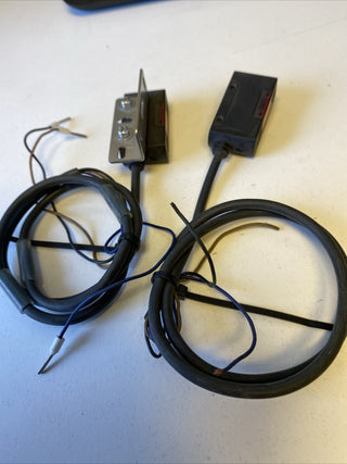 2x OMRON E3S-AD83 Fotoelektrisch Sensor0