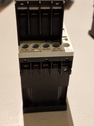 Siemens Hilfsschütz-Kombination: 3RH1140-1AP00 + 3RH1911-1FA403