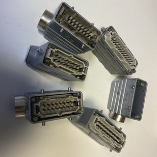 Posten mit 6 Harting Stecker3