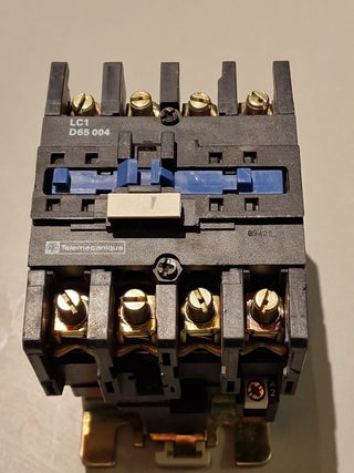 Telemecanique LC1 D65004 Schütz 110V Spule0