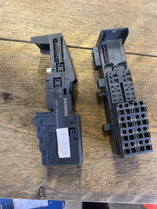 2X SIEMENS 6ES7 193-4CG30-0AA0 KLEMMENMODUL1