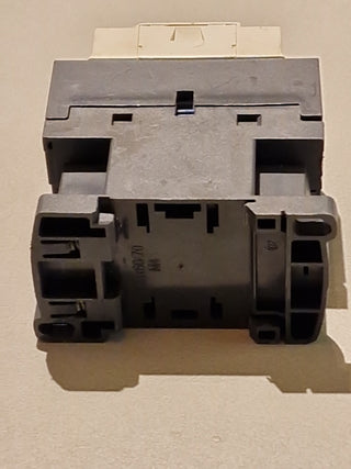 Schneider LC1D09 Contactor with P7 230V coil5