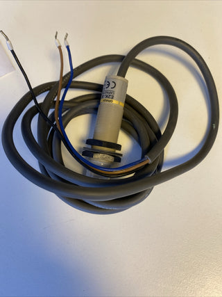 Omron E2K-X8MF1 Kapazitiver Näherungssensor M18 PNP NO – Neu & Unbenutzt1