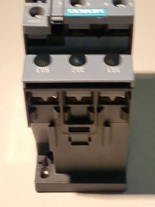 Siemens Sirius Schütz 3RT2024-1AP00 S0 230V AC 5,5kW 12A Schalter NEU4