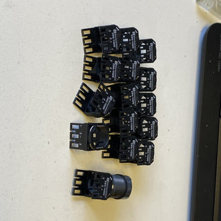15X SCHNEIDER ELECTRIC ZB6Y009 Schaltergehäuse, Kontaktblöcke10