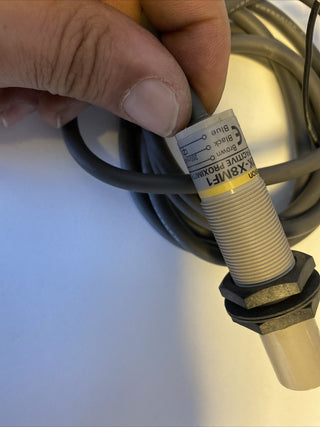 Omron E2K-X8MF1 Kapazitiver Näherungssensor M18 PNP NO – Neu & Unbenutzt4