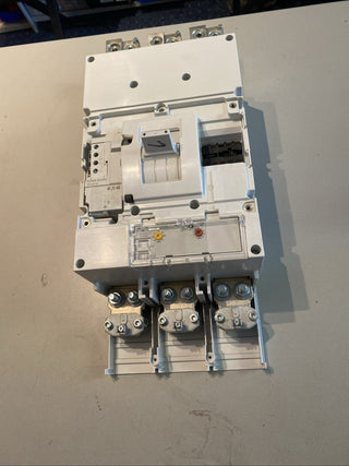 Eaton Moeller NZMN4-AE1250 Leistungsschalter 1250A + NZM4-XUHIV Unterspannung