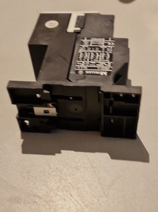 Moeller Moeller ZB32-2,4 Motorschutzrelais + ZB32-XEZ Sockel,#14