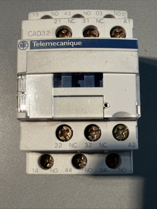 Telemecanique Hilfsschütz CAD32B7; 24V 50/60Hz6