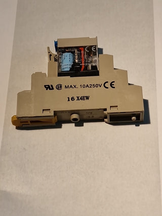 Omron MAX.10A250V Relais Mit Fassung #90