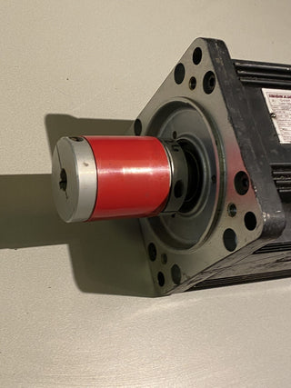 Rexroth Indramat MKD090B-0-PD-4-C/110-B-1/WA611XX AC-Servomotor Gebraucht11