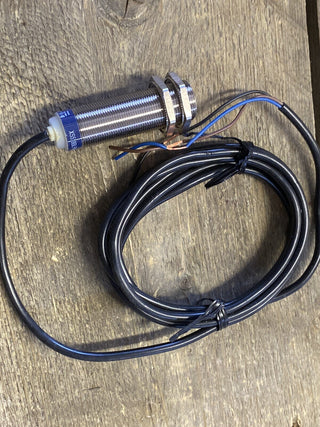 Telemecanique XS518BLPAL2 Induktiver Sensor M18 PNP NO – neu ohne OVP