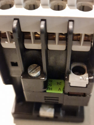 Siemens Schütz 3TF3010-0A | 3-polig | 9A | 1S (NO) Hilfskontakt | [Spulenspannun1