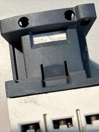 TELEMECANIQUE CAD32,500V 50/60Hz4
