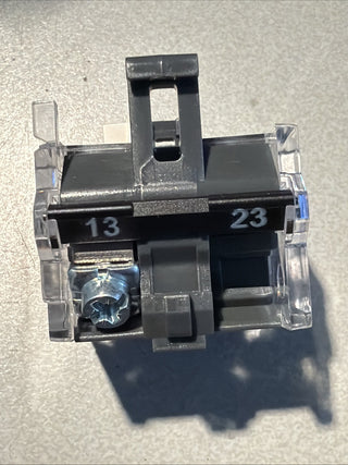 2x 704.910.1 Kontaktelement 22mm 04 -40-55°C für Frontelement Kontakte: NO EAO3