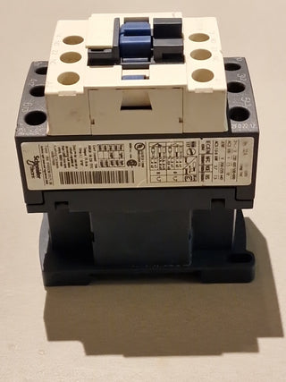 Schneider Electric Leistungs Schütz  Typ LC1D18BL    24V    32A   2